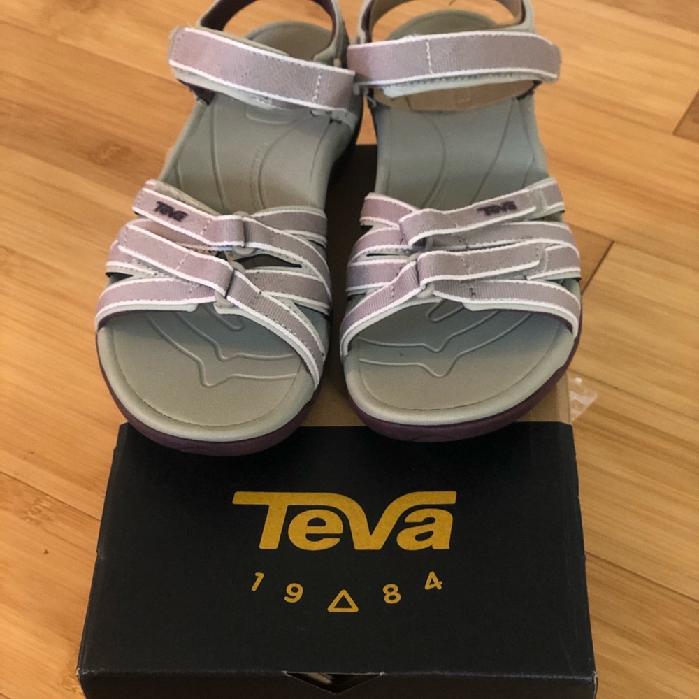 Teva Tirra Sandals (Size 7, Like New)